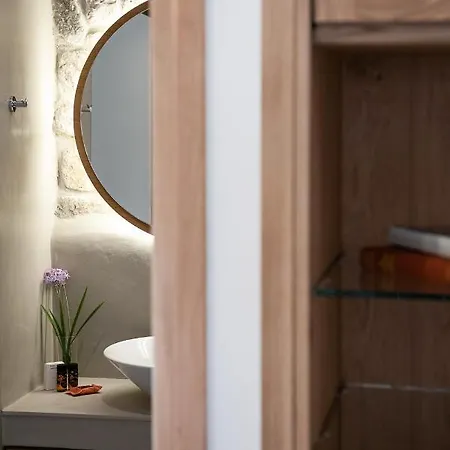 The Authentic Village Boutique 4*
