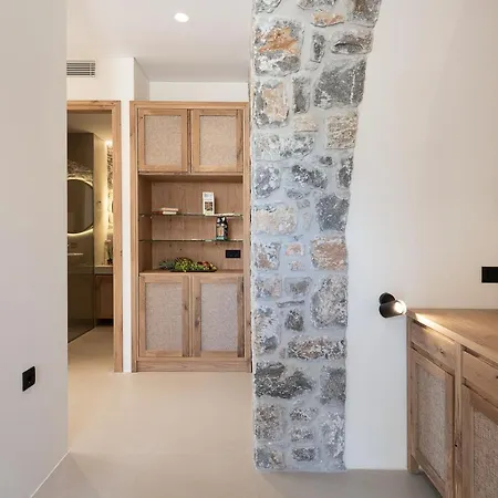 The Authentic Village Boutique 4*